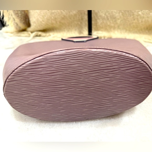 Louis Vuitton Mauve Tote Bag - Picture 4 of 12